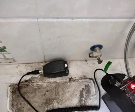 金平屋顶漏水维修公司分享下卫生间漏水的危害及解决方法